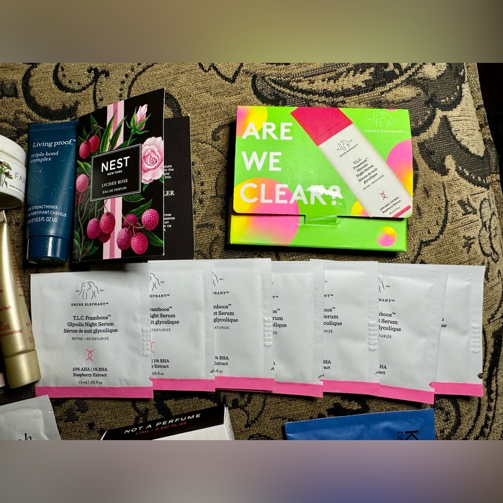Sephora sample lot. - Picture 4 of 5